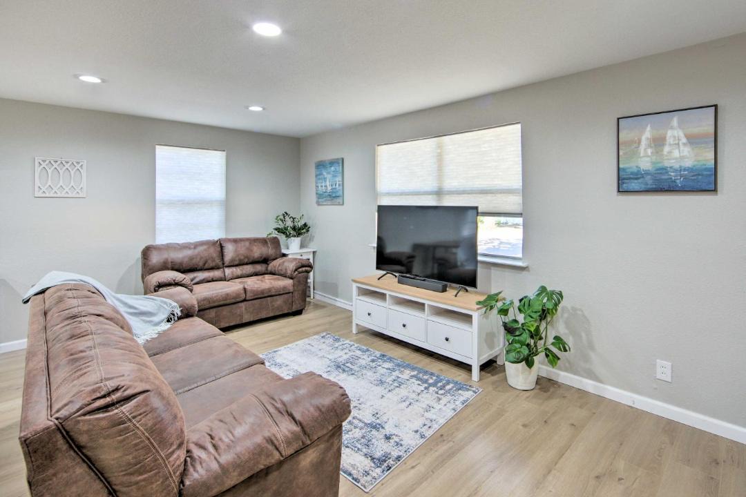 Photo of Livingroom in Gun Barrel City