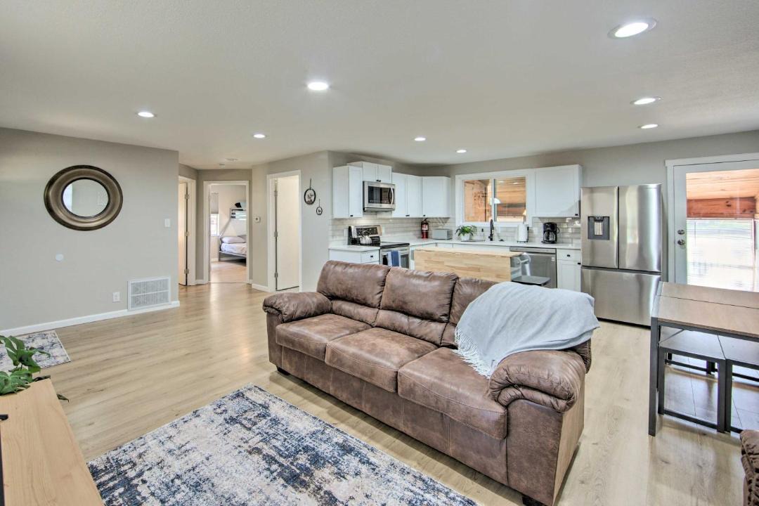 Photo of Livingroom in Gun Barrel City