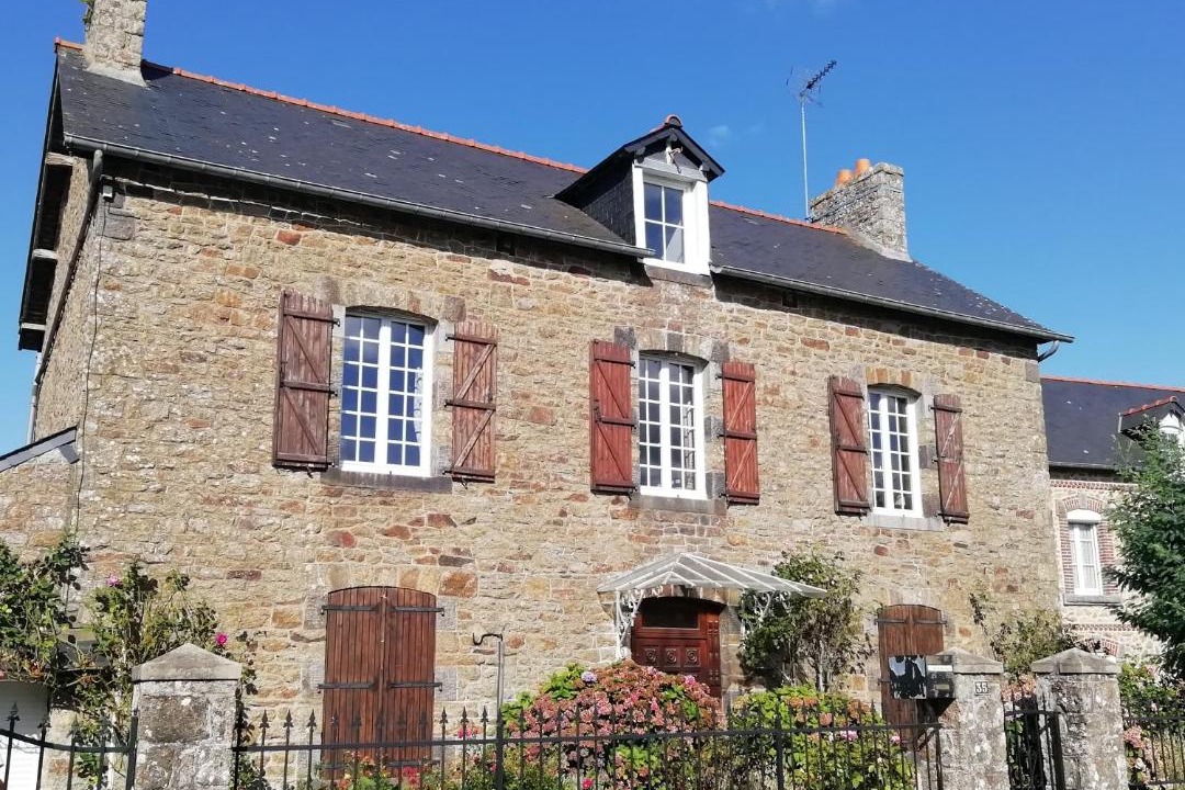 Photo of Buildings in Roz-sur-Couesnon