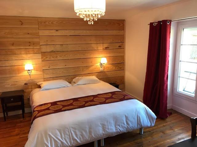 Photo of Bedroom in Saint-Michel-Mont-Mercure