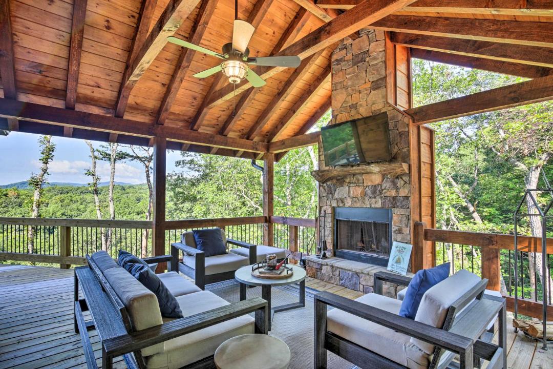 Photo of Patio Balcony in Foxfire Estates