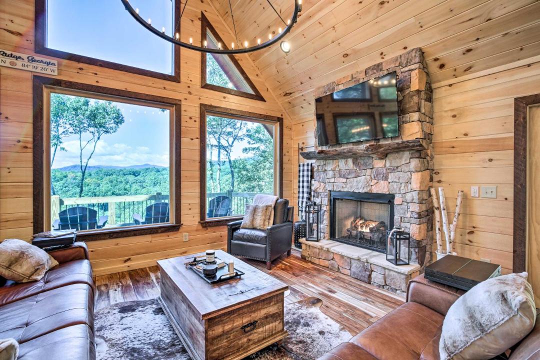 Photo of Livingroom in Foxfire Estates