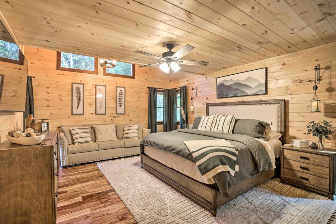 Photo of Bedroom in Foxfire Estates