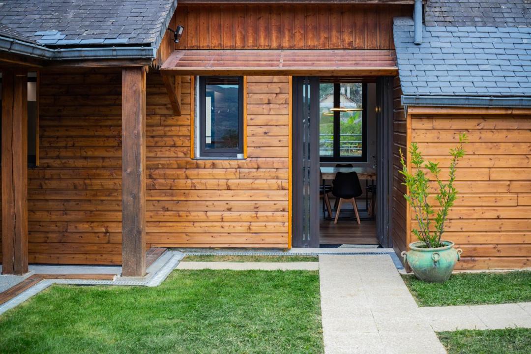 Photo of Buildings in Arras-en-Lavedan