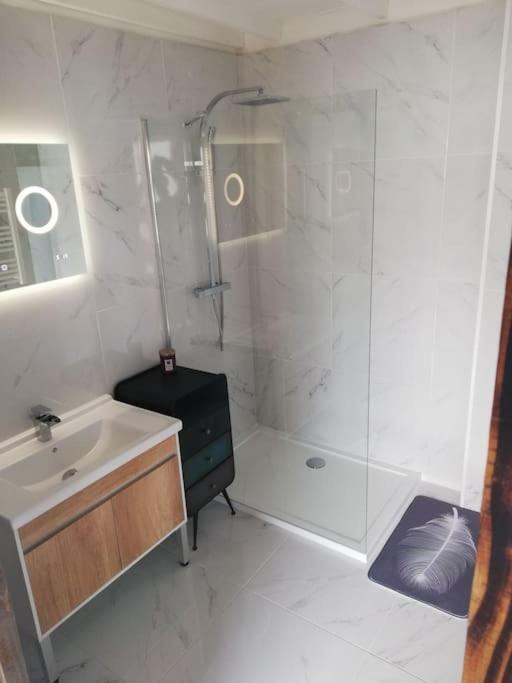 Photo of Bathroom in Saint-Quentin-Lamotte-Croix-au-Bailly