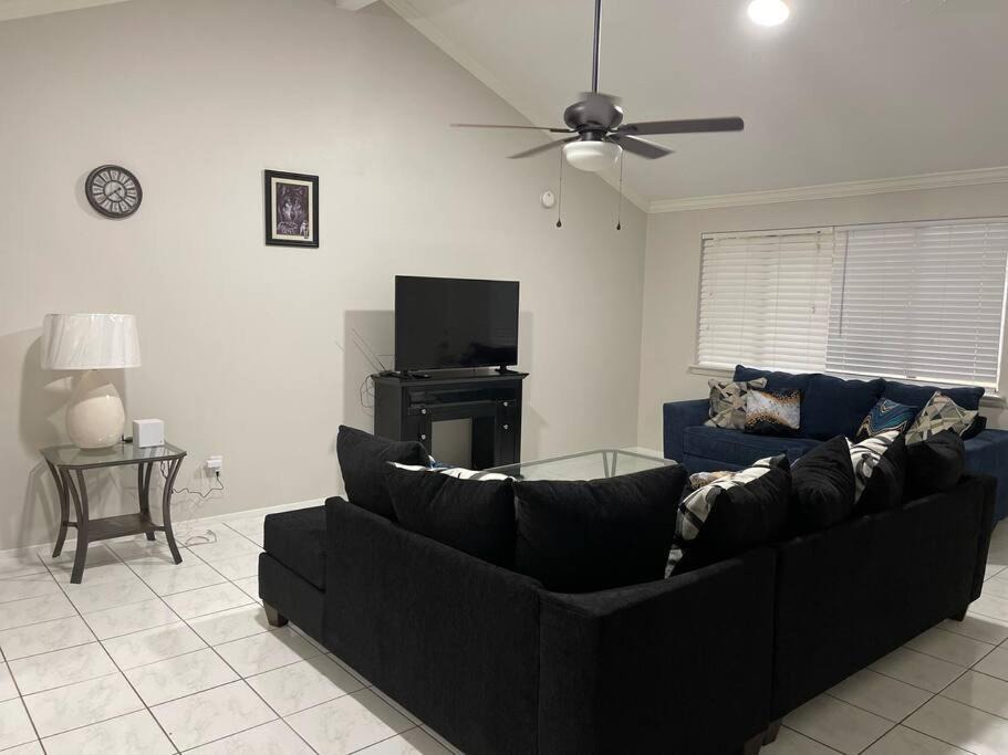 Photo of Livingroom in Mission Bend
