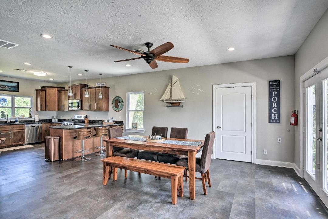 Photo of Livingroom in El Lago
