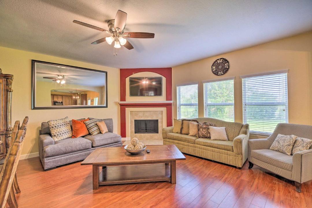 Photo of Livingroom in Humble