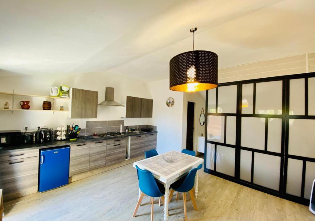 Photo of Others in Hinx