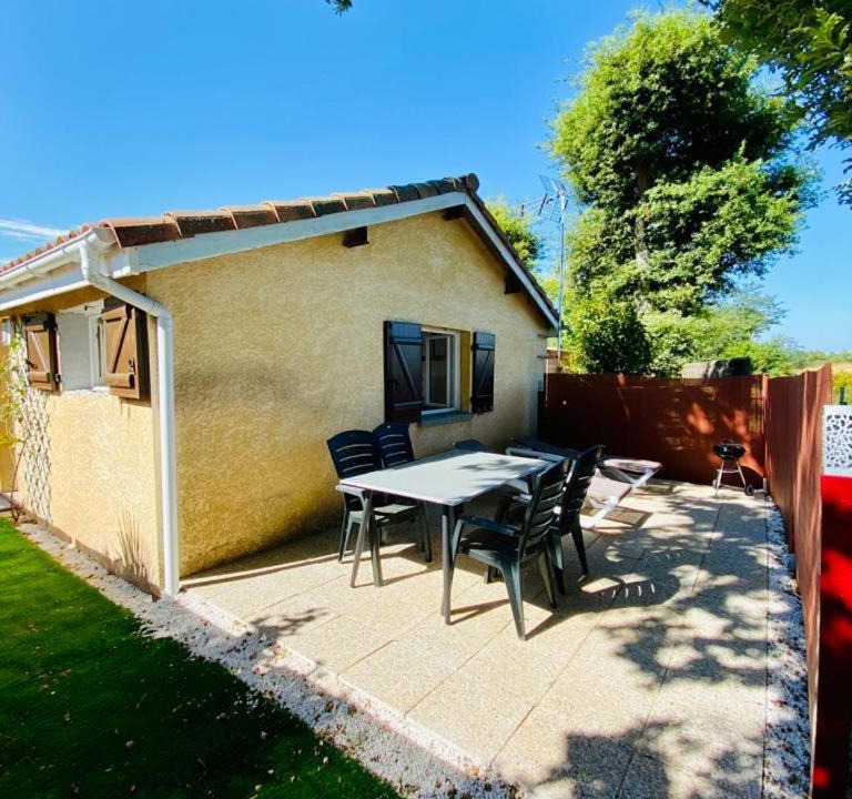 Photo of Others in Hinx