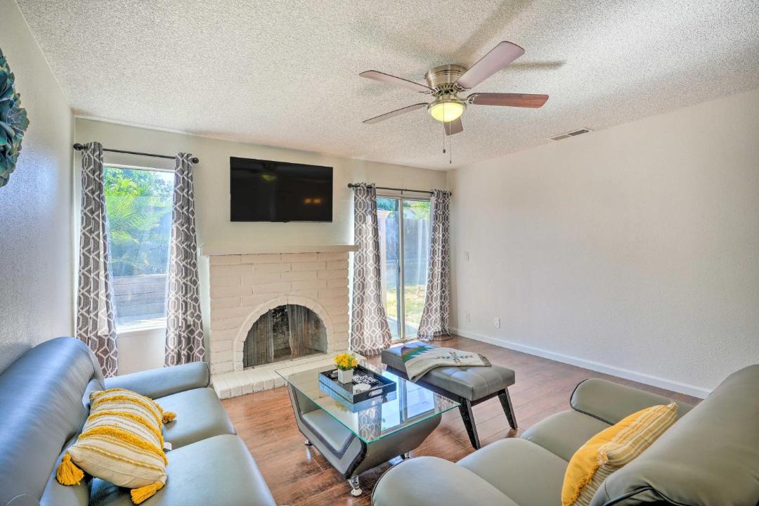 Photo of Livingroom in Sacramento