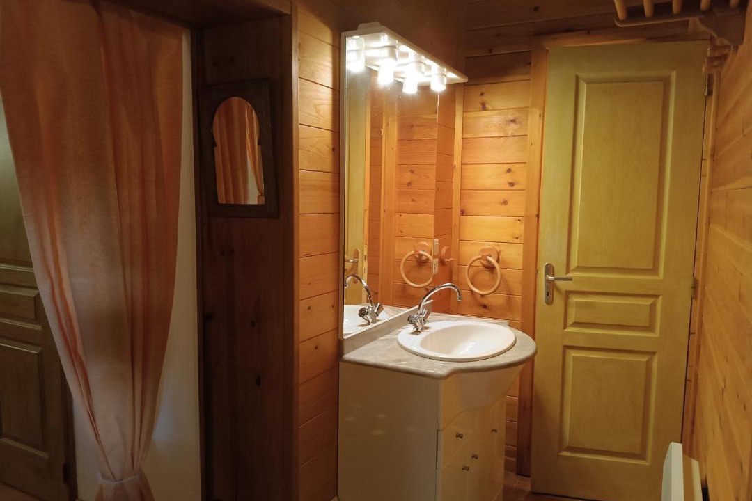 Photo of Bathroom in Albieres