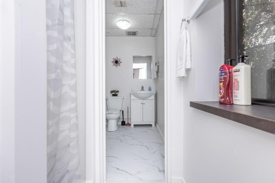 Photo of Bathroom in Centretown West