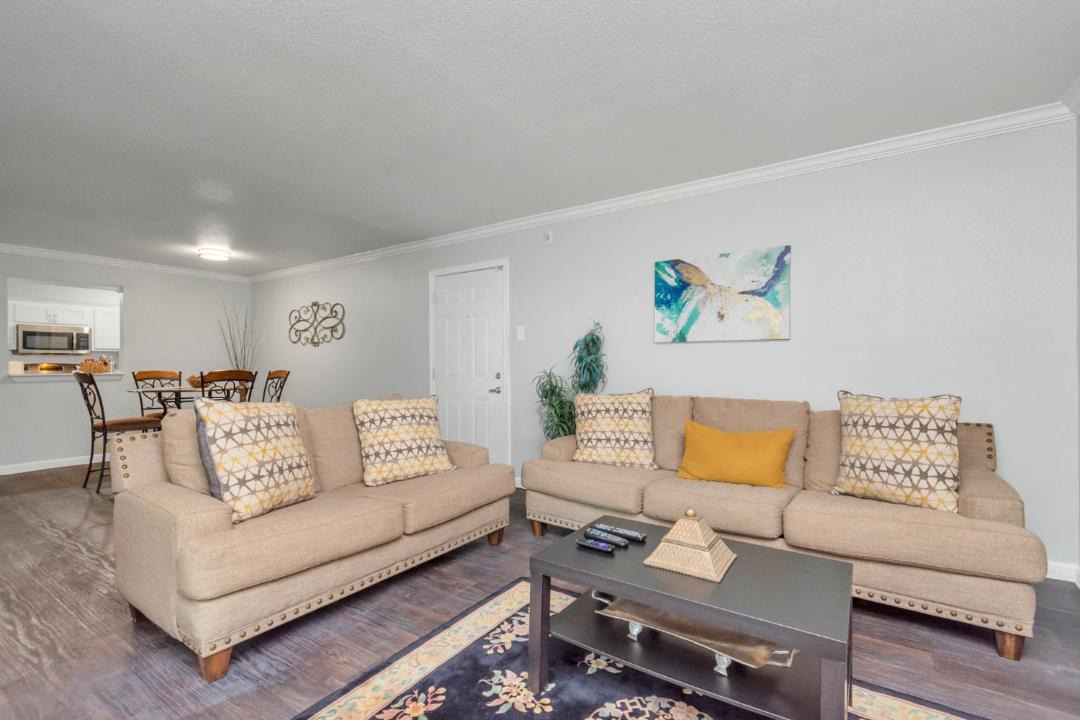 Photo of Livingroom in Braeswood Place
