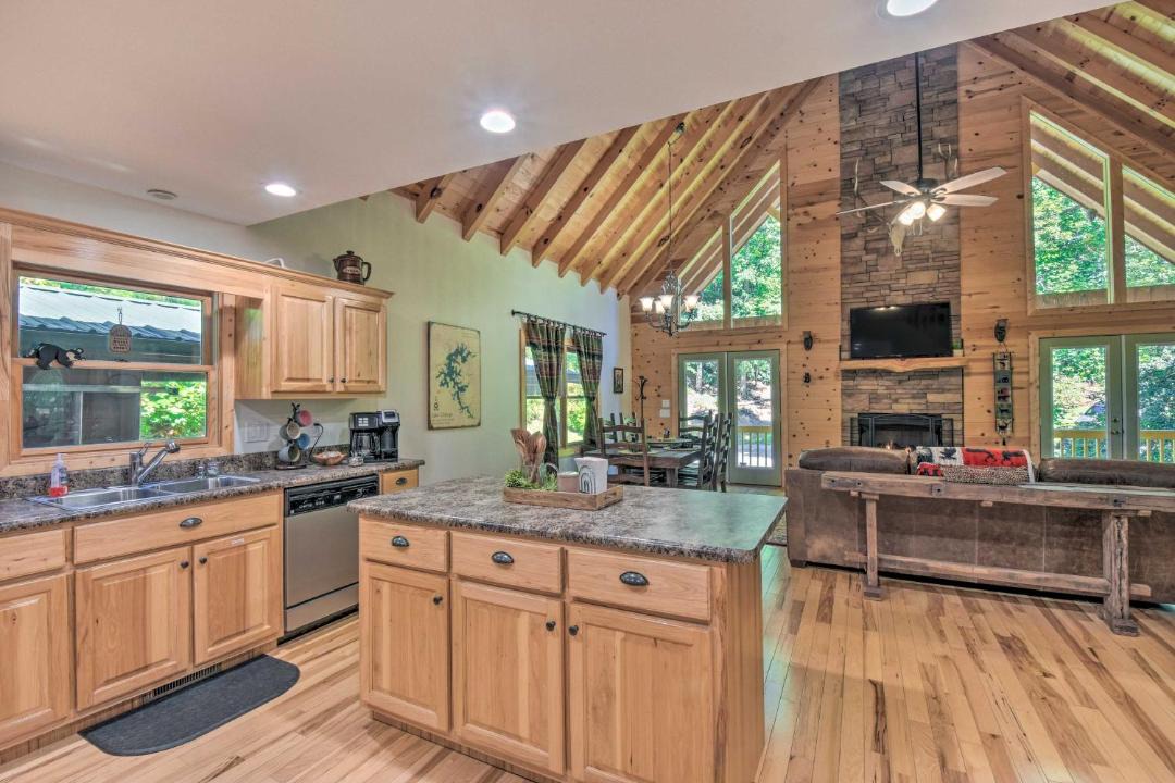 Photo of Kitchen in Hiawassee