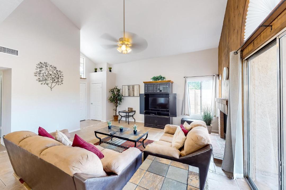 Photo of Livingroom in Overland Trail