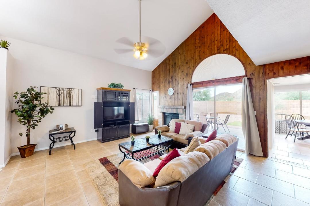 Photo of Livingroom in Overland Trail