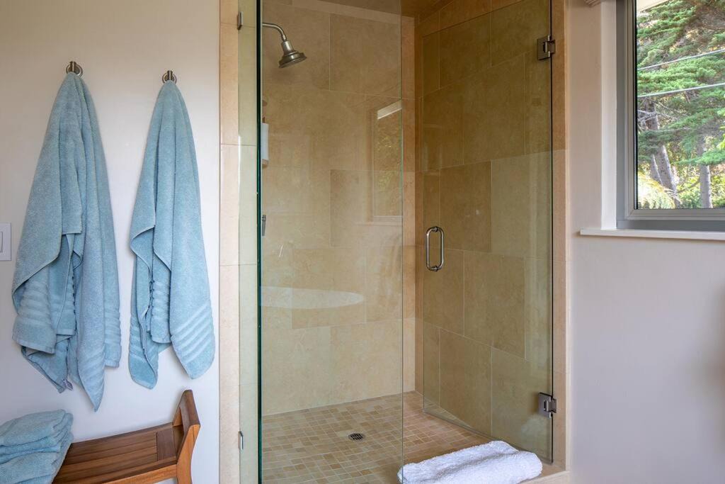 Photo of Bathroom in Golden Rectangle