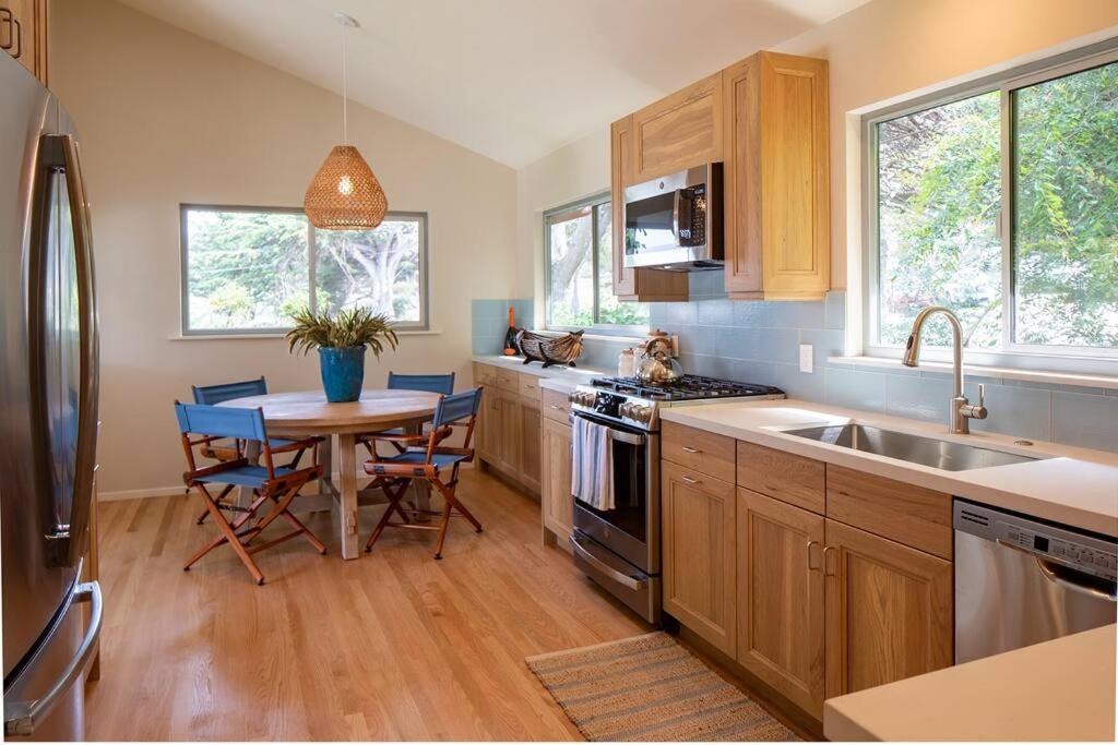 Photo of Others in Golden Rectangle