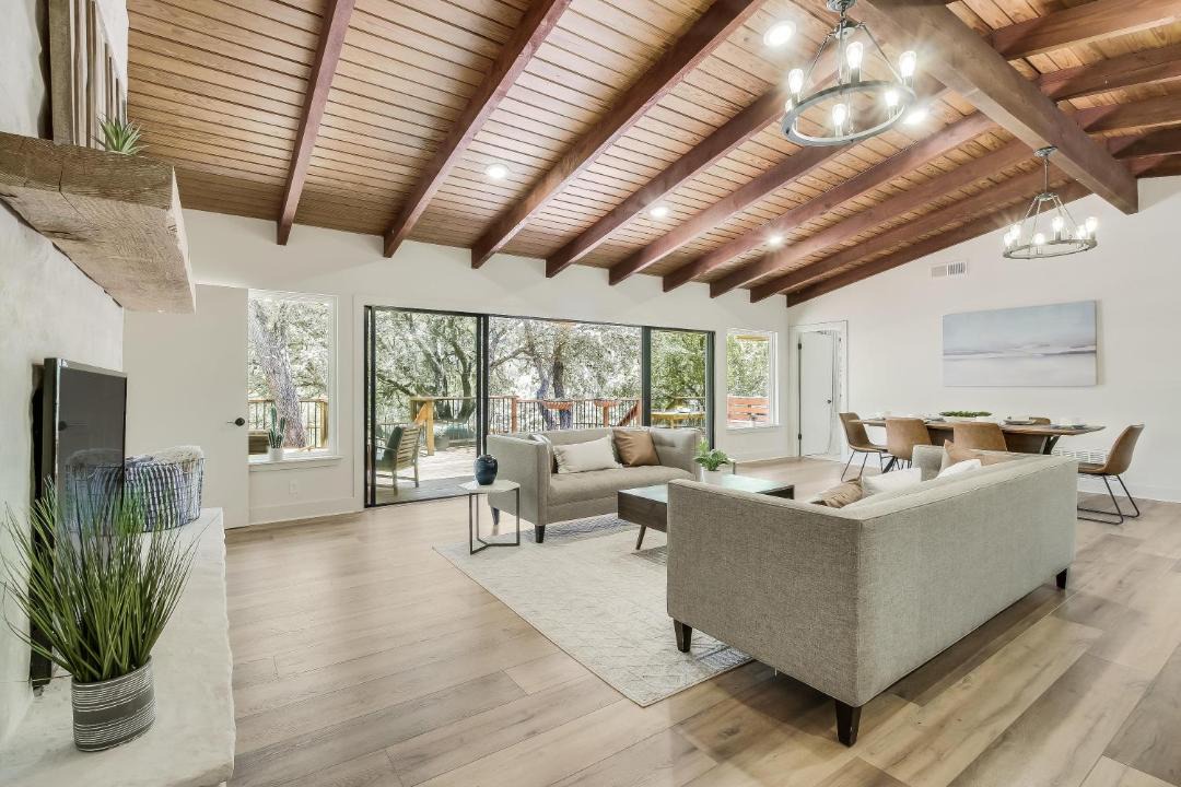 Photo of Livingroom in Lago Vista