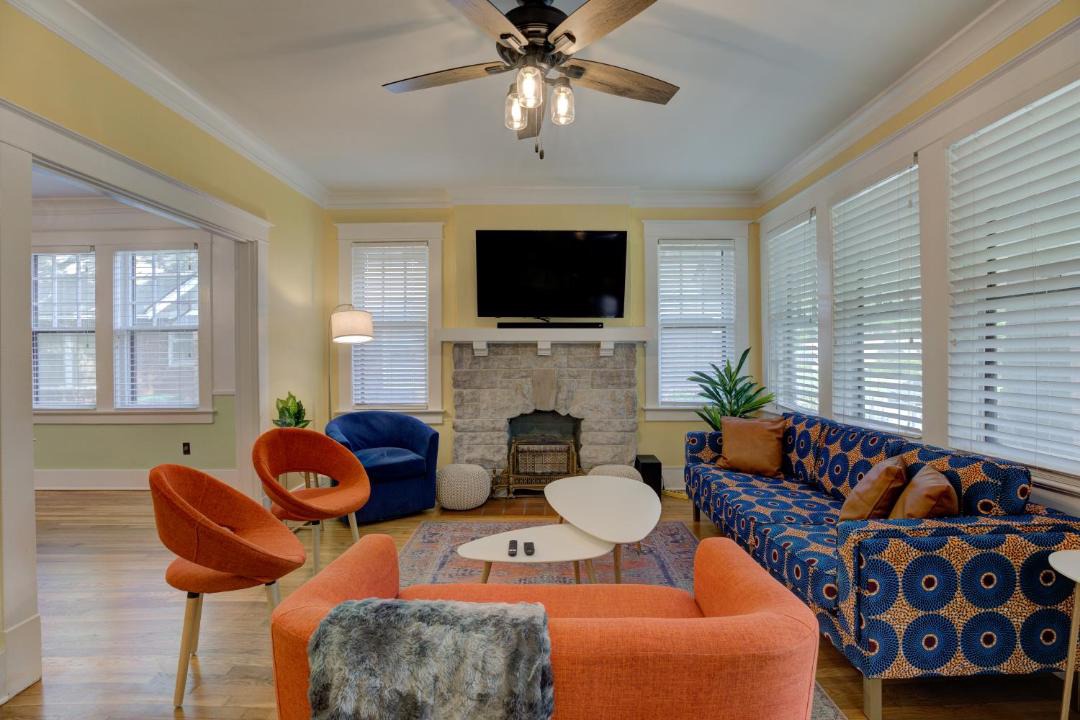 Photo of Livingroom in Cooper-Young Historic District