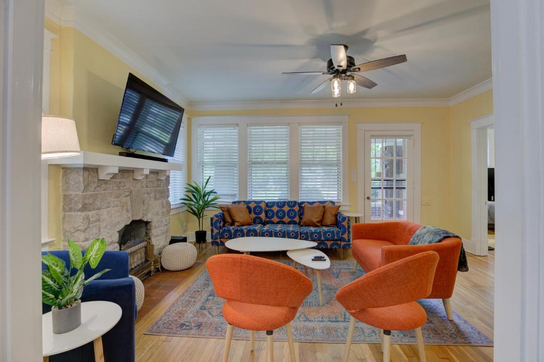 Photo of Livingroom in Cooper-Young Historic District