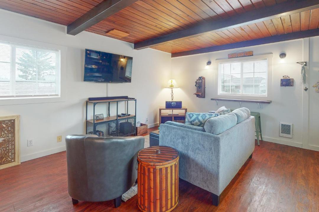 Photo of Livingroom in Winchester Bay