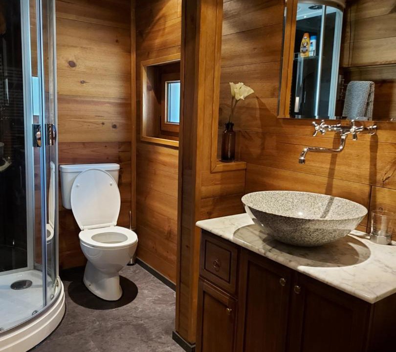 Photo of Bathroom in Enney