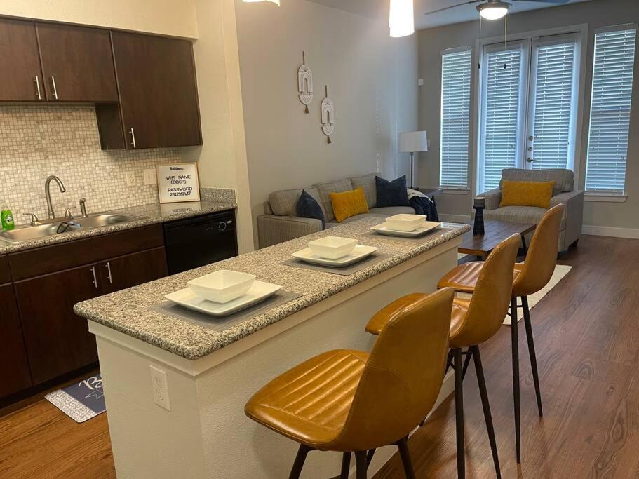 Photo of Livingroom in South Main