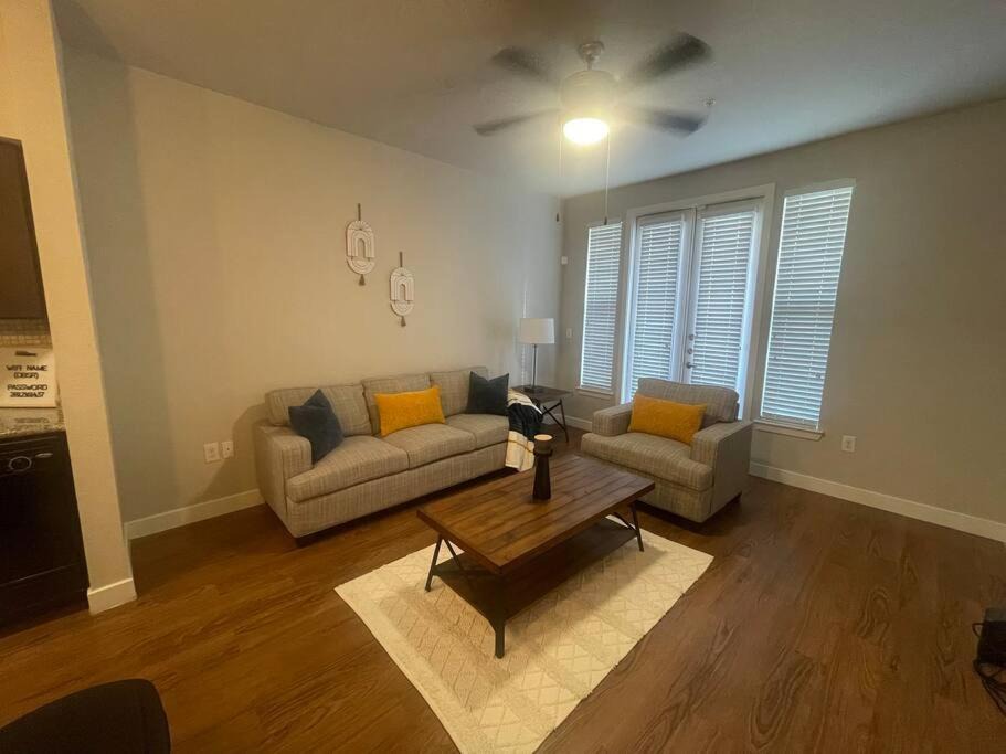 Photo of Livingroom in South Main