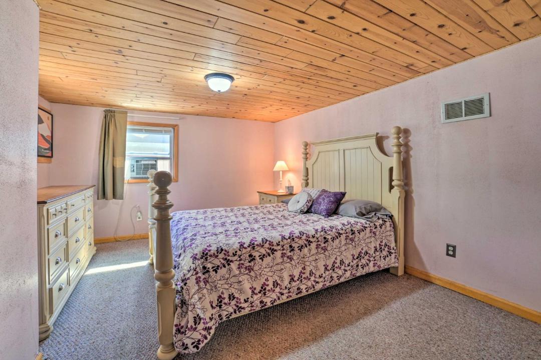 Photo of Bedroom in Prudenville