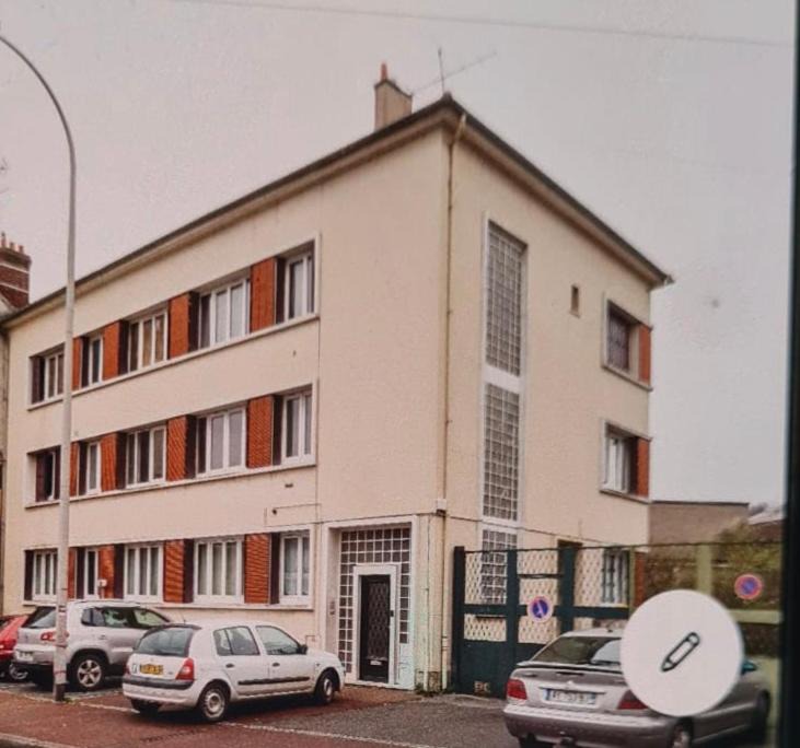 Photo of Buildings in Creil