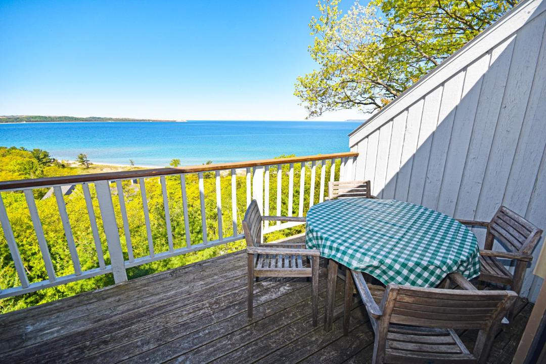 Photo of Patio Balcony in Maple City
