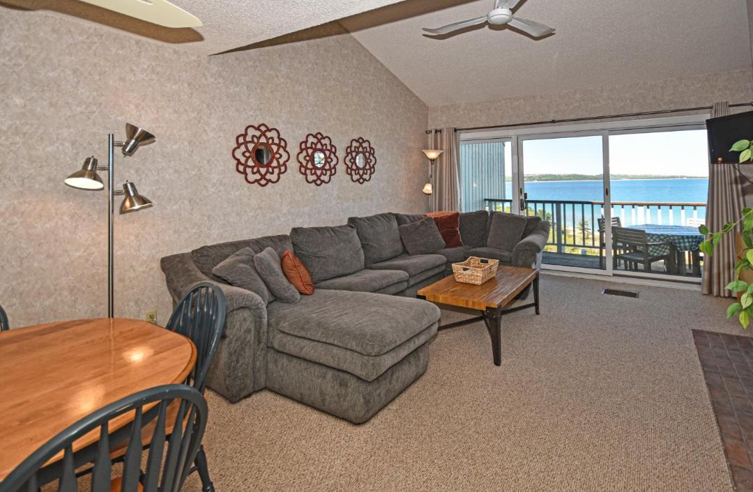 Photo of Livingroom in Maple City