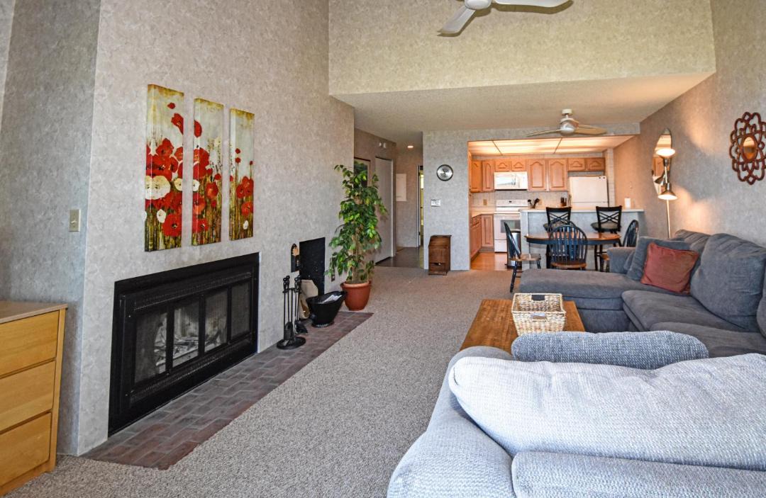 Photo of Livingroom in Maple City