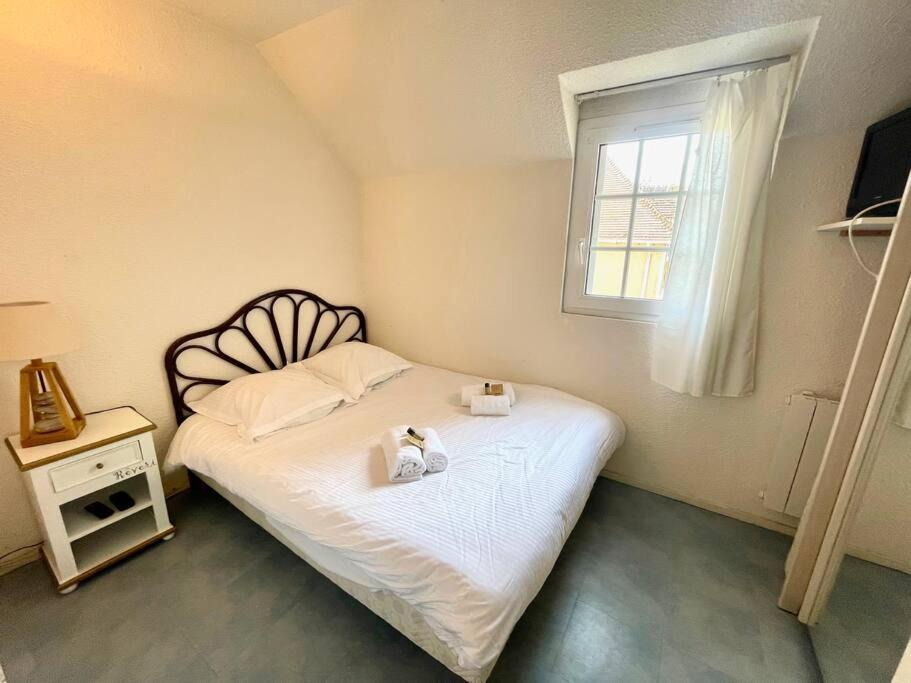 Photo of Bedroom in Courseulles-sur-Mer