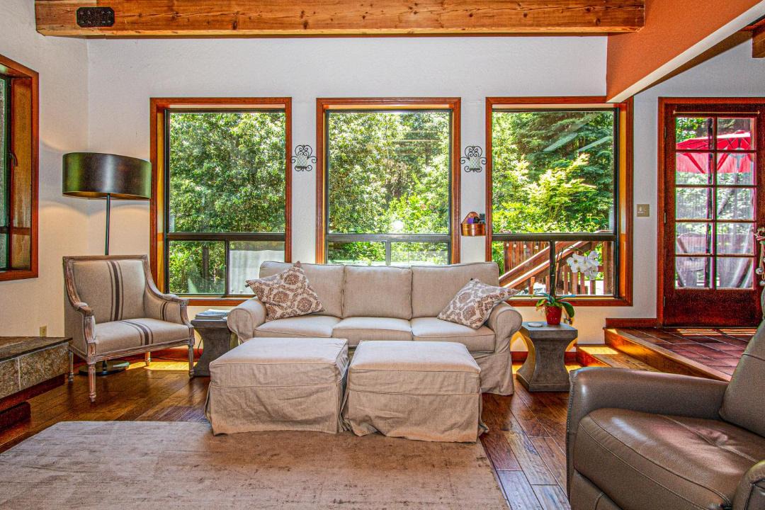 Photo of Livingroom in Cazadero