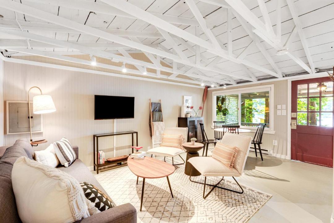 Photo of Livingroom in Fall City