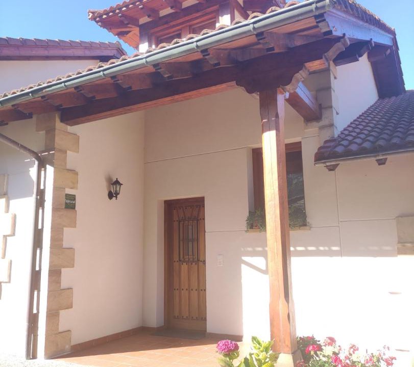 Photo of Buildings in Obargo