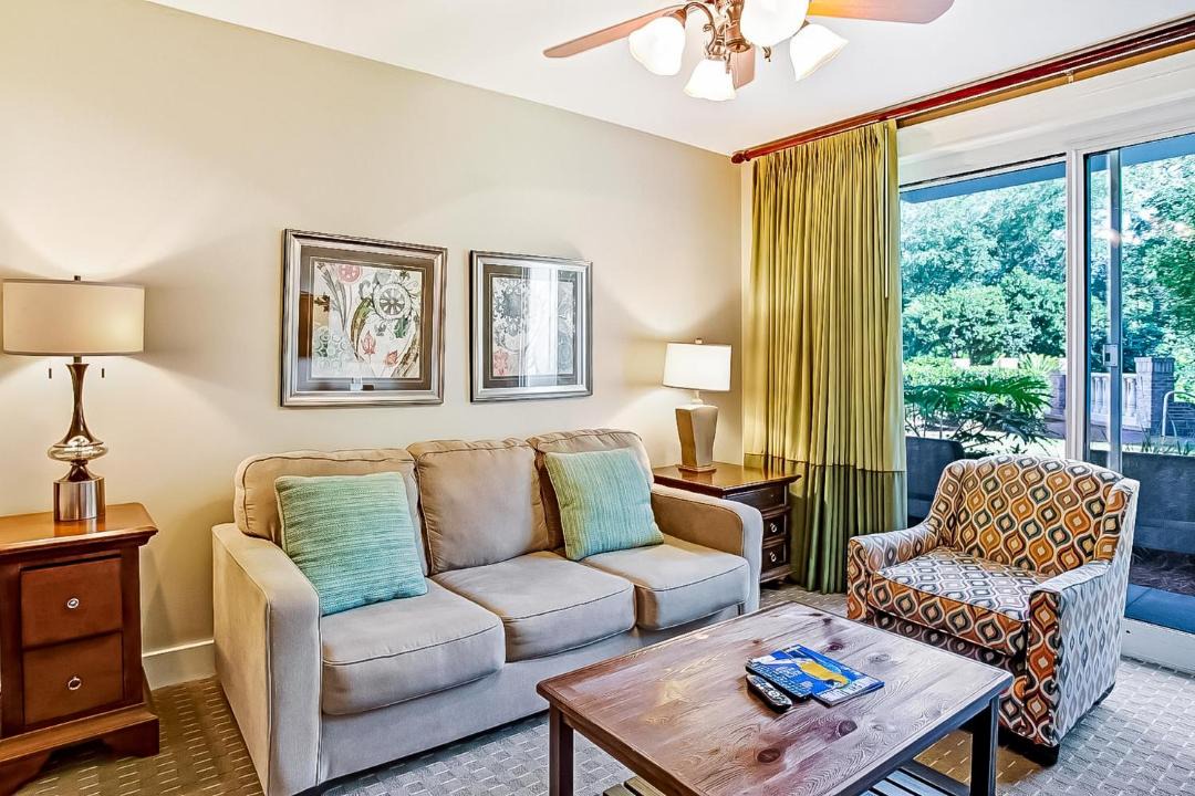 Photo of Livingroom in Baytowne Wharf