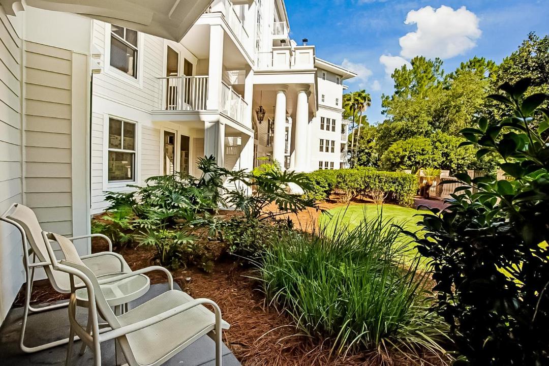 Photo of Buildings in Baytowne Wharf