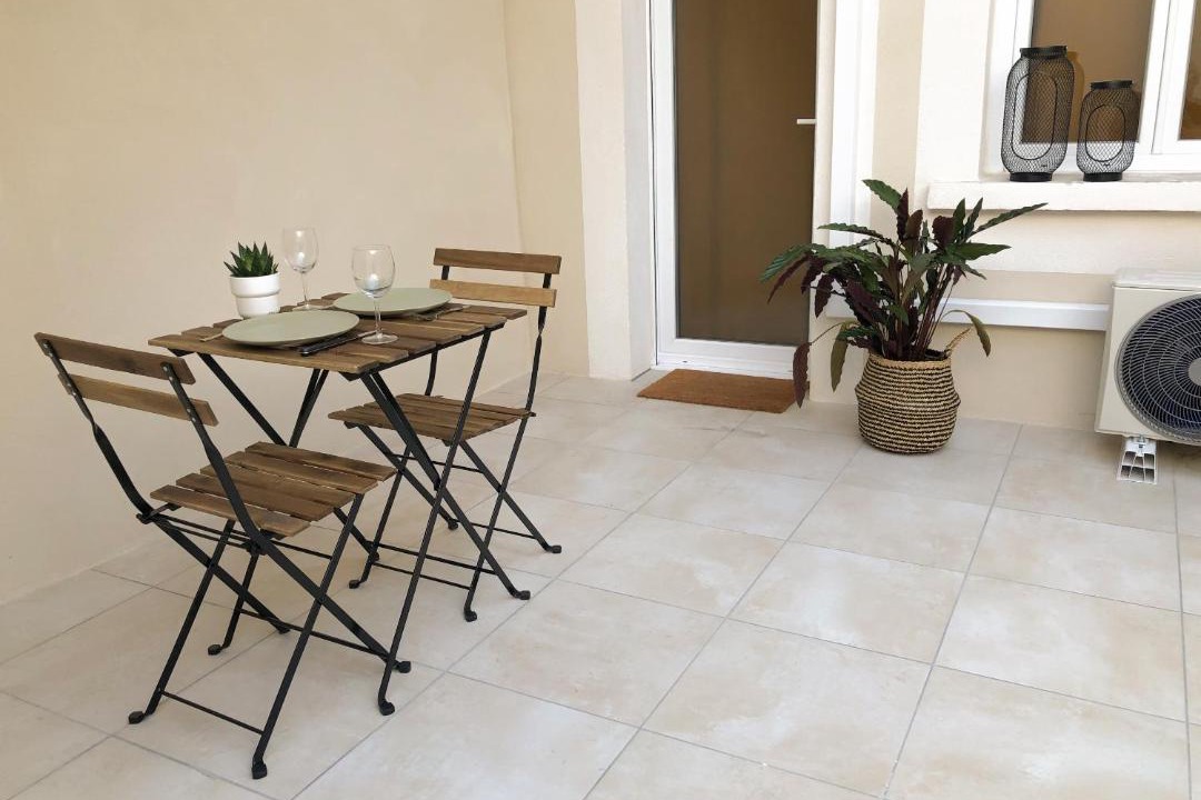 Photo of Others in Faubourg