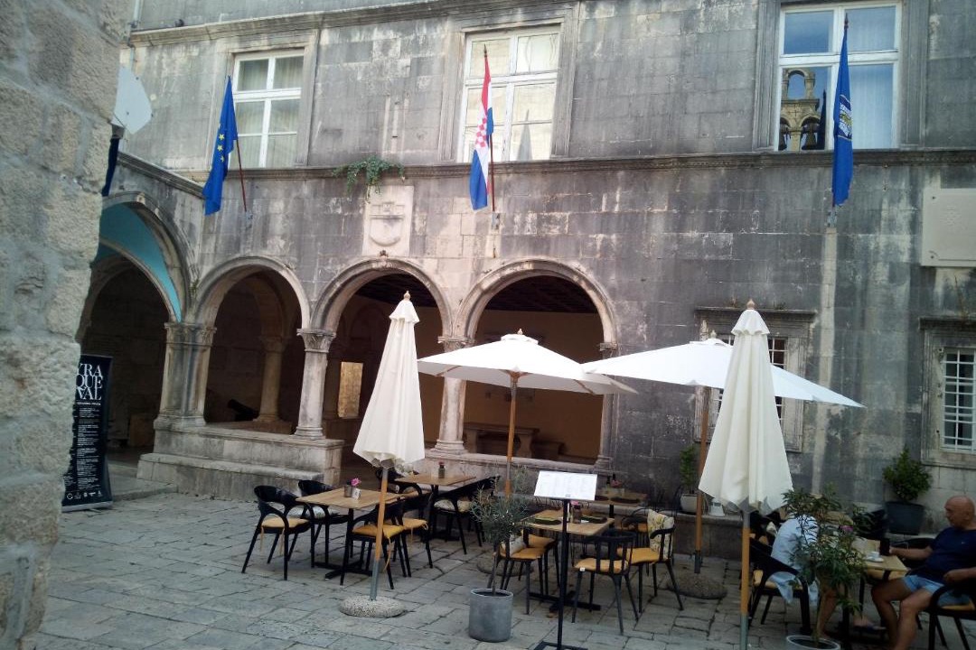Photo of Others in Cove Tri Zala (Zrnovo)