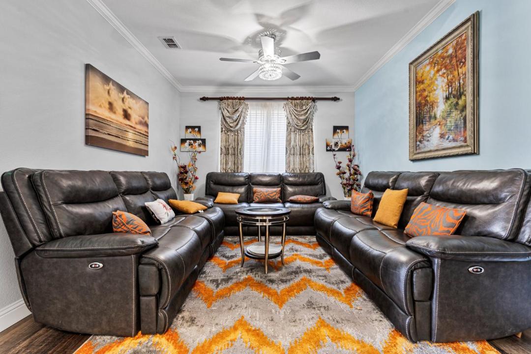 Photo of Livingroom in Little Elm