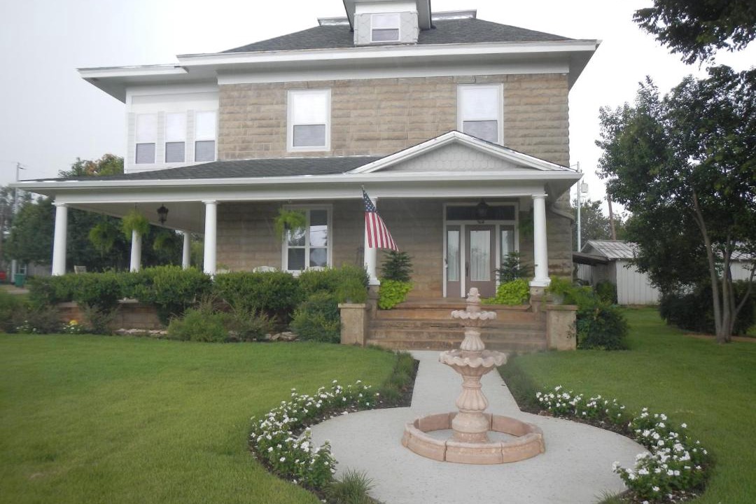 Photo of Buildings in Llano