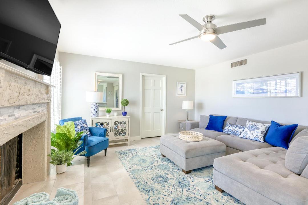 Photo of Livingroom in Foothills