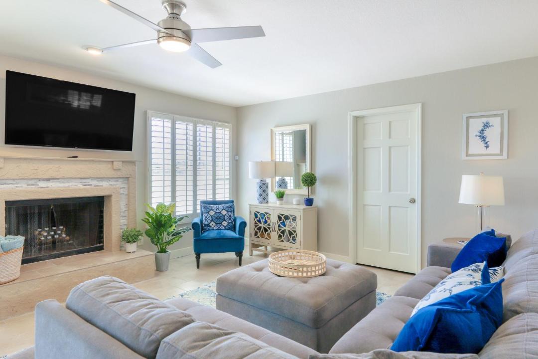 Photo of Livingroom in Foothills