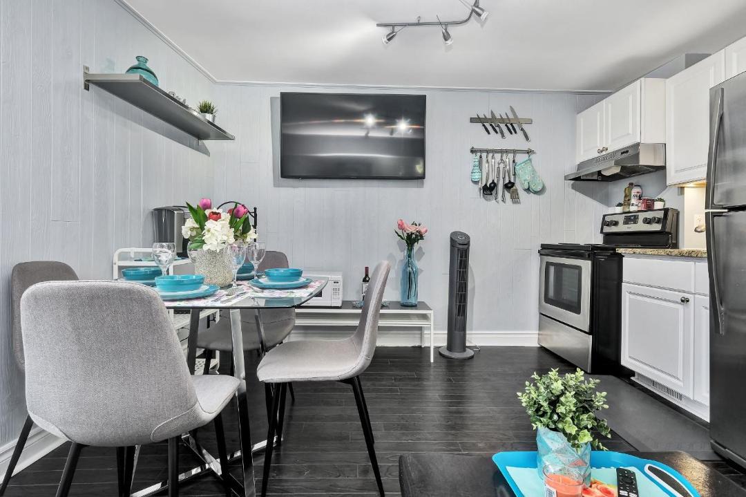 Photo of Livingroom in Centretown West