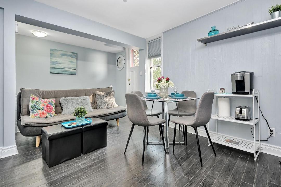 Photo of Livingroom in Centretown West