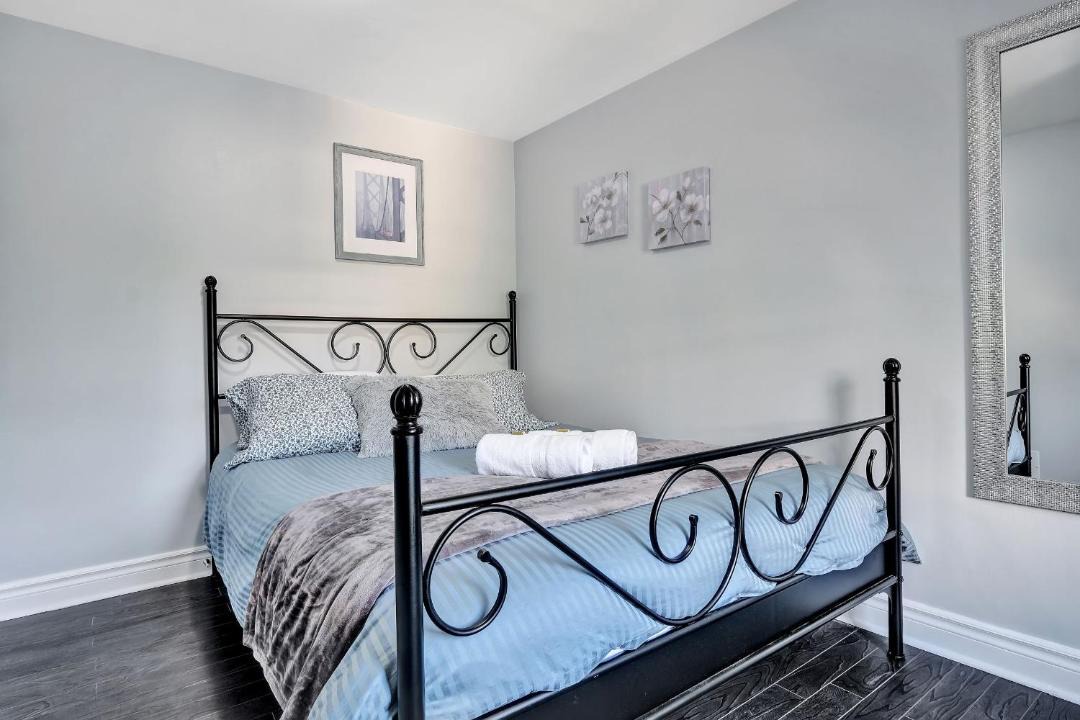Photo of Bedroom in Centretown West